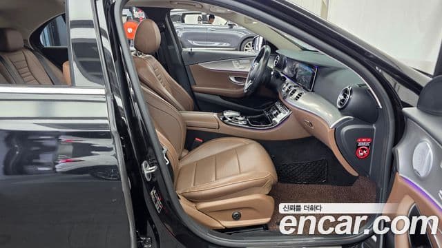Mercedes-Benz E-Class 2019 — Фото 11/20