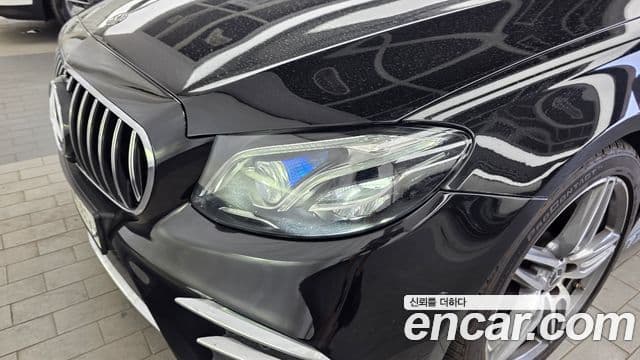 Mercedes-Benz E-Class 2019 — Photo 33/33