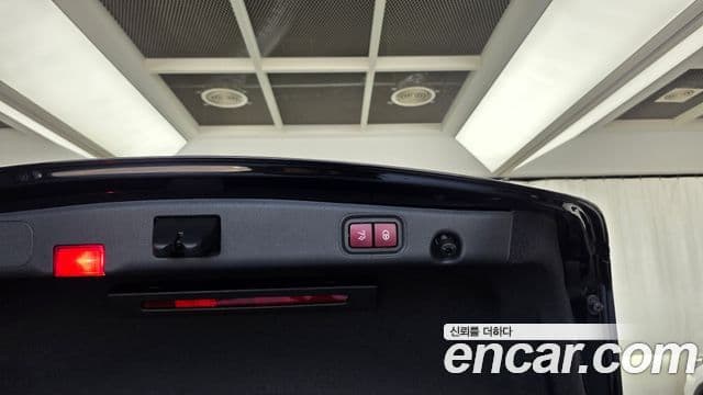 Mercedes-Benz E-Class 2019 — Photo 1/33