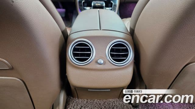 Mercedes-Benz E-Class 2019 — Photo 9/33