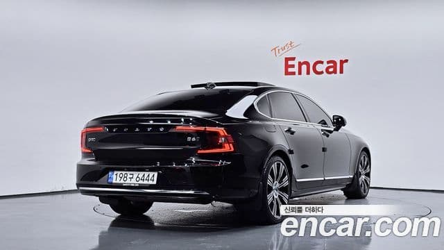 Volvo S90 2022 — Şəkil 34/39