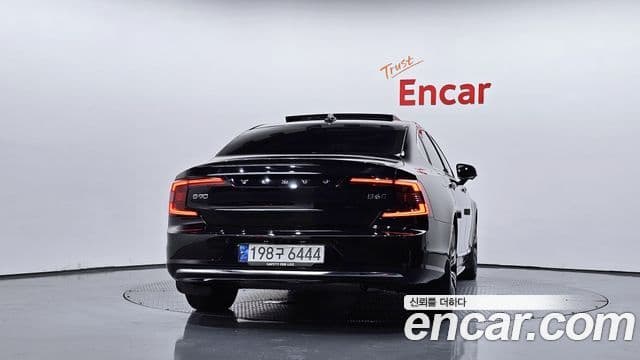 Volvo S90 2022 — Şəkil 37/39