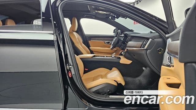 Volvo S90 2022 — Şəkil 36/39