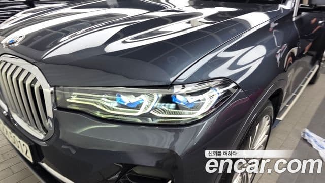 BMW X7 2022 — ფოტო 19/33