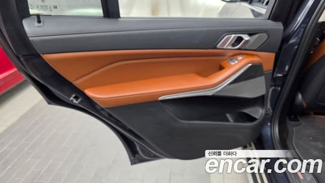 BMW X7 2022 — ფოტო 4/33