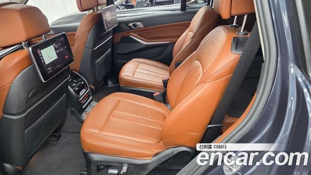 BMW X7 2022 — ფოტო 22/33