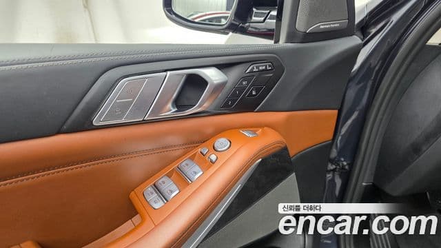 BMW X7 2022 — ფოტო 6/33