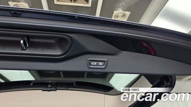 BMW X7 2022 — ფოტო 32/33