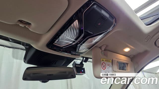 BMW X7 2022 — ფოტო 25/33