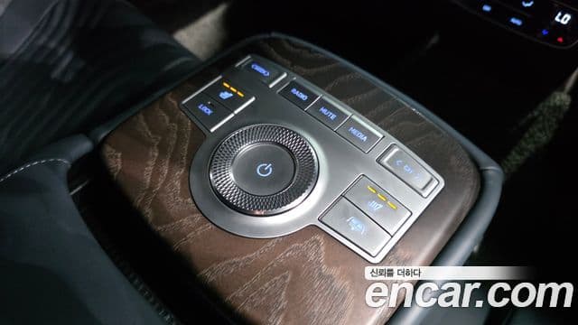 Genesis G80 2022 — Photo 17/20
