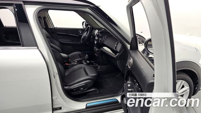 Mini Cooper Countryman 2021 — ფოტო 19/20