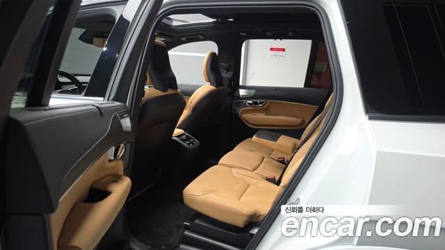 Volvo XC90 2025 — ფოტო 11/20