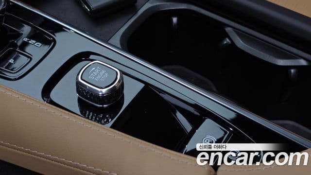 Volvo XC90 2025 — ფოტო 20/20