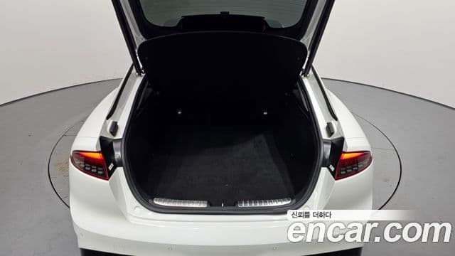 Kia Stinger 2022 — Şəkil 17/20