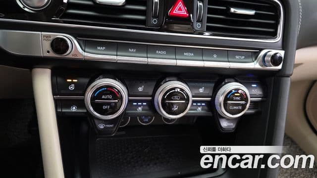 Genesis G70 2022 — ფოტო 16/20