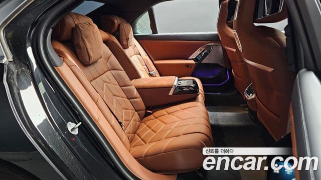 BMW 7 Series 2025 — ფოტო 12/20
