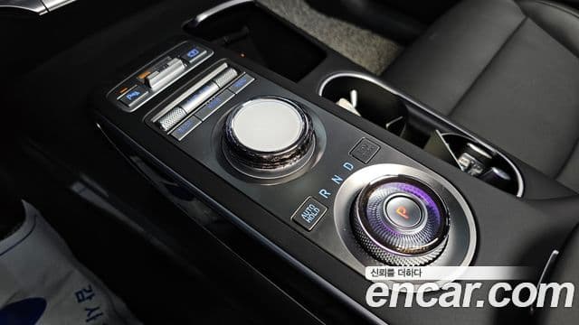 Genesis GV70 2023 — ფოტო 9/20