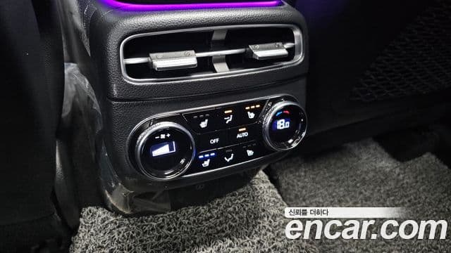 Genesis GV70 2023 — ფოტო 19/20