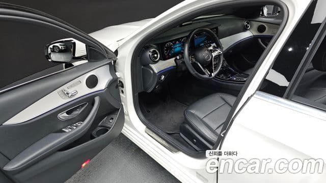 Mercedes-Benz E-Class 2020 — Фото 10/20