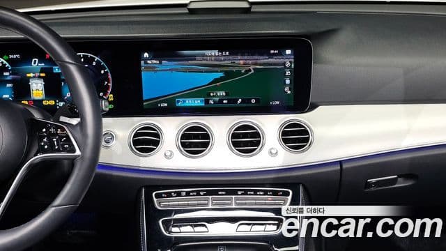 Mercedes-Benz E-Class 2020 — Фото 15/20