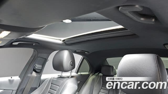 Mercedes-Benz E-Class 2020 — Фото 17/20