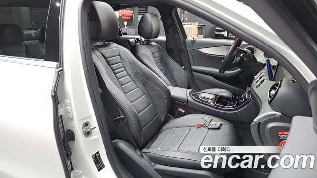 Mercedes-Benz E-Class 2020 — Photo 28/31