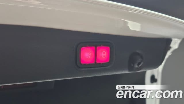 Mercedes-Benz E-Class 2020 — Photo 15/31