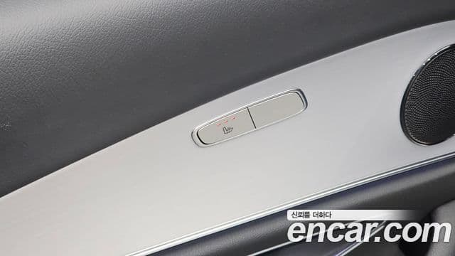 Mercedes-Benz E-Class 2020 — Photo 31/31