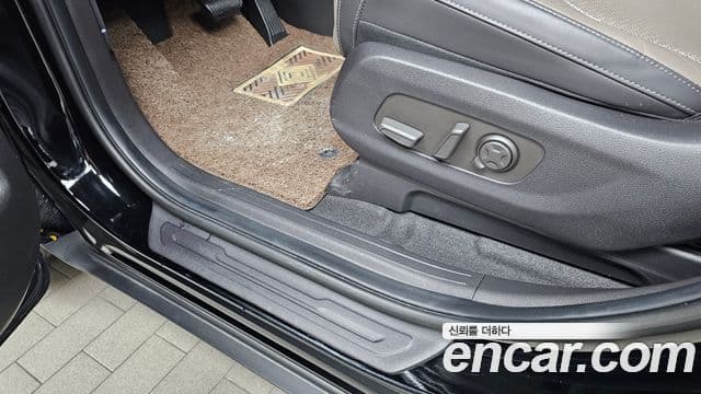 Kia Carnival 2025 — ფოტო 18/20