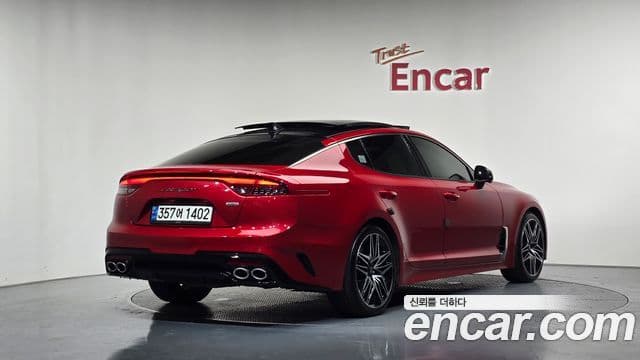 Kia Stinger 2020 — ფოტო 2/20