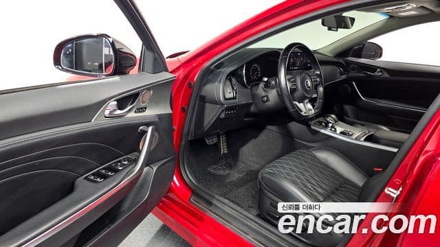 Kia Stinger 2020 — ფოტო 10/20
