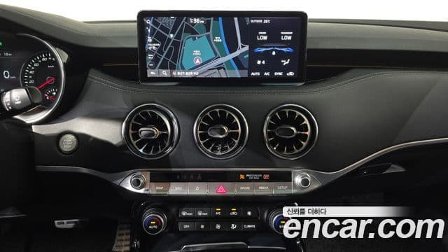 Kia Stinger 2020 — ფოტო 12/20