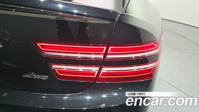 Genesis G80 2022 — Photo 17/32