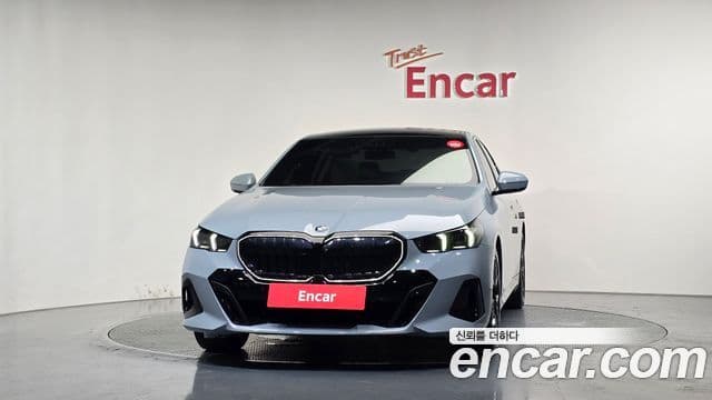 BMW 5 Series 2024 — Şəkil 27/32