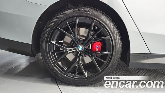BMW 5 Series 2024 — Şəkil 16/32