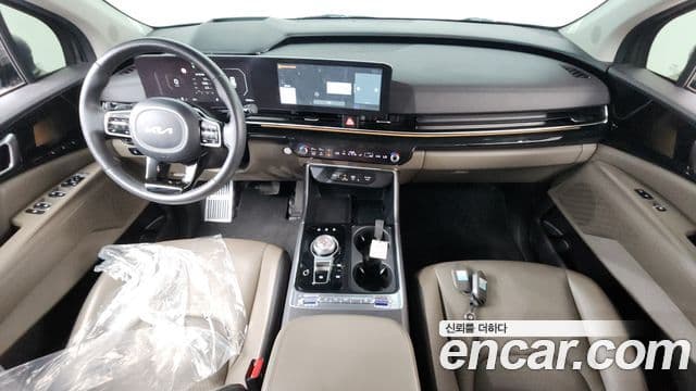 Kia Carnival 2023 — ფოტო 7/20