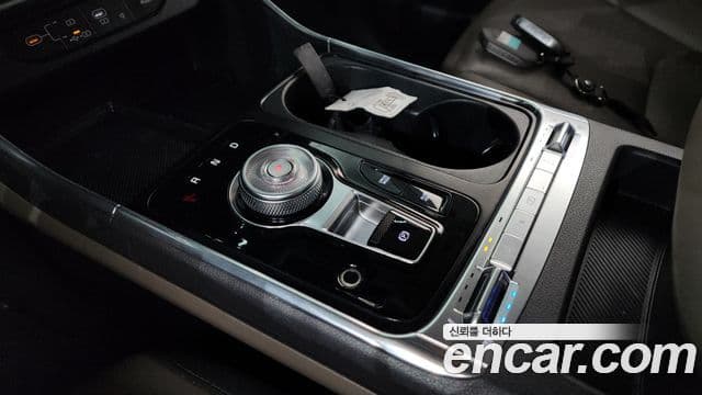 Kia Carnival 2023 — ფოტო 9/20