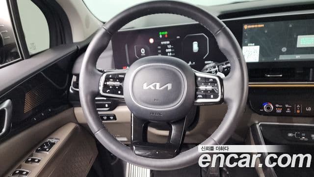 Kia Carnival 2023 — ფოტო 13/20