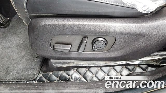 Kia Carnival 2023 — Şəkil 20/39