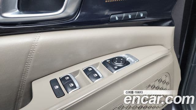 Kia Carnival 2023 — Şəkil 30/39