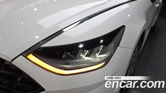 Hyundai Sonata Hybrid 2022 — Şəkil 29/31