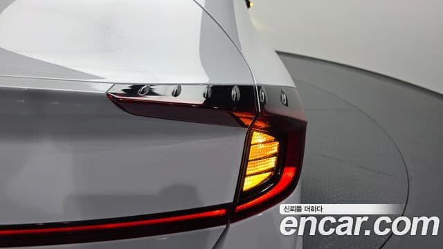 Hyundai Sonata Hybrid 2022 — Şəkil 26/31