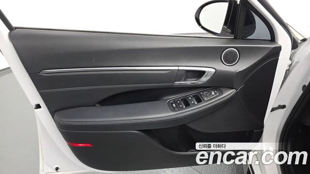 Hyundai Sonata Hybrid 2022 — Şəkil 13/31