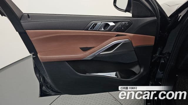 BMW X6 2022 — Photo 28/38
