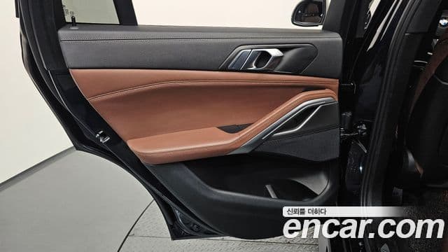 BMW X6 2022 — Photo 32/38