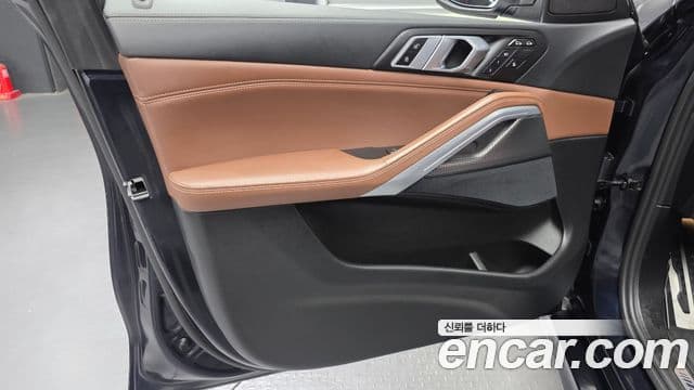BMW X6 2022 — Photo 27/30