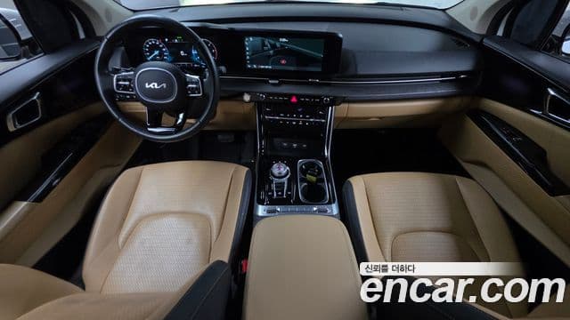 Kia Carnival 2023 — ფოტო 7/20