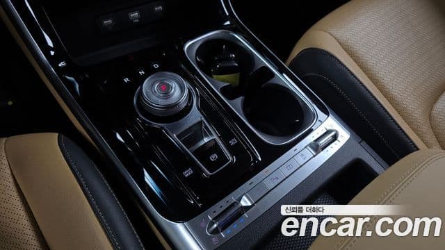 Kia Carnival 2023 — ფოტო 9/20