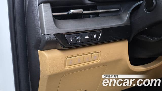 Kia Carnival 2023 — ფოტო 18/20