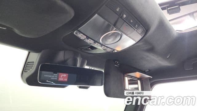 Mercedes-Benz G-Class 2021 — Photo 26/33